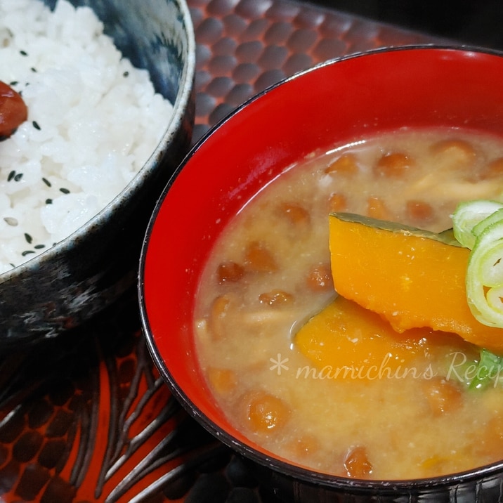 かぼちゃとなめこのお味噌汁